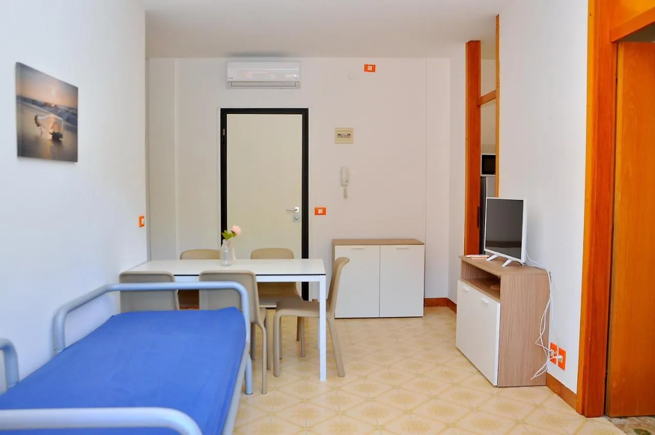 Condominio Corinzia Bibione 0*,