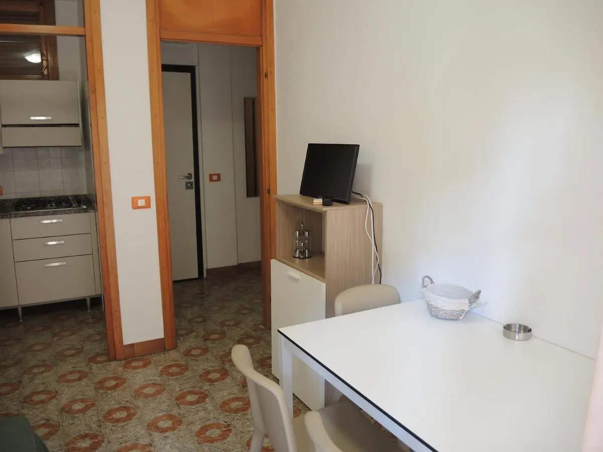 Condominio Corinzia ビビオーネ アパート