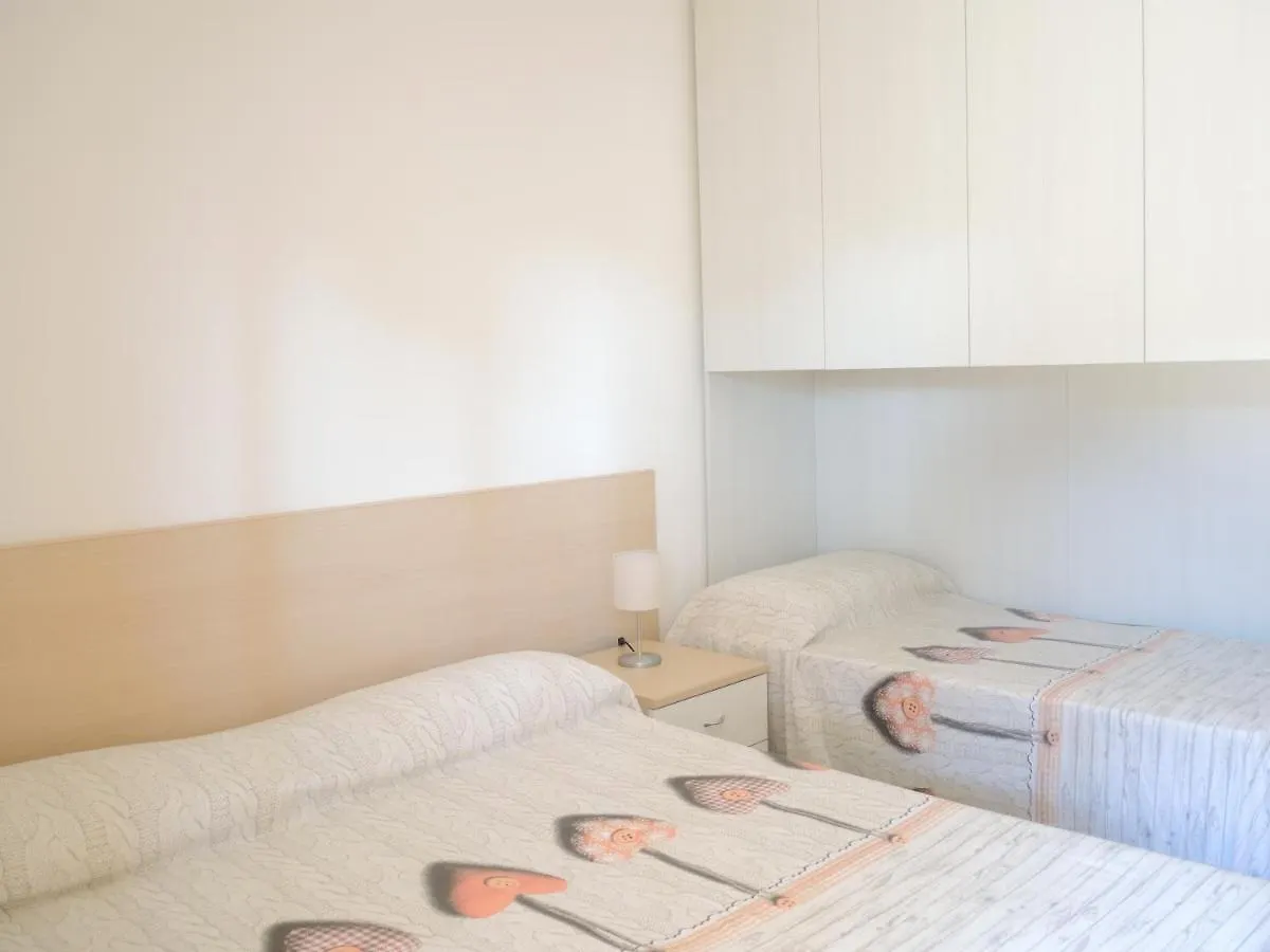 Condominio Corinzia Bibione 0*,